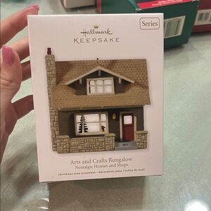 2011 Hallmark Arts & Crafts Bungalow Ornament